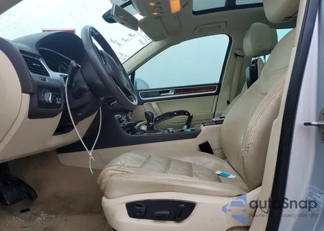 2012 Volkswagen Touareg V6 Tdi z USA, uszkodzony, nr VIN WVGEK9BP2CD010066